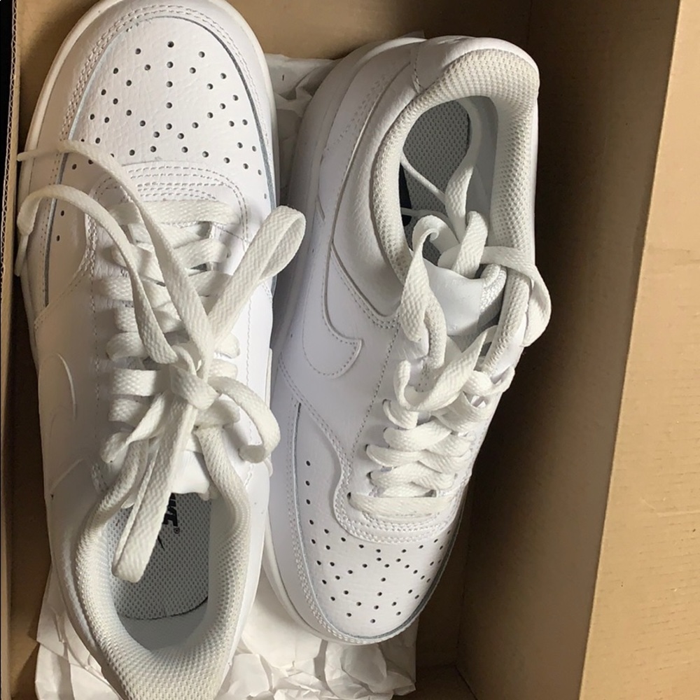 Women’s Nike court vision low